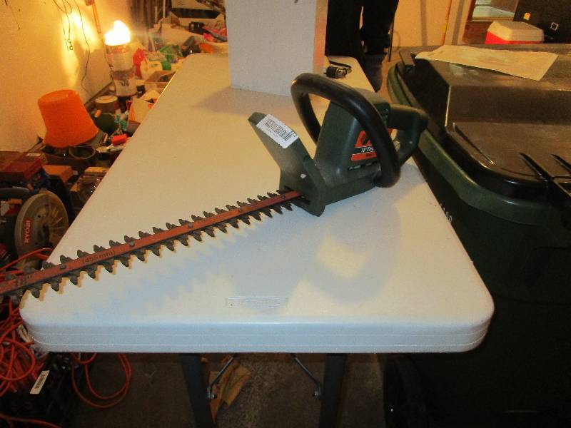 lot 372 image: Hedge Trimmer