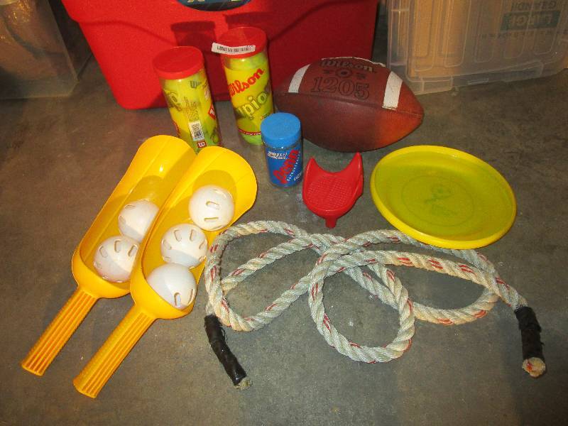 lot 375 image: Sporting Goods Lot