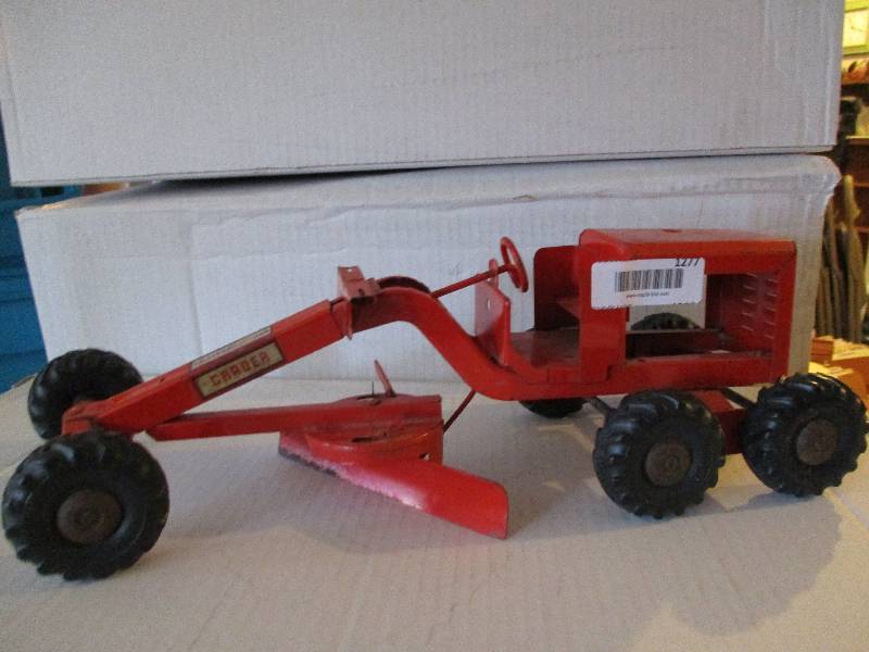 lot 1277 image: Metal Truck