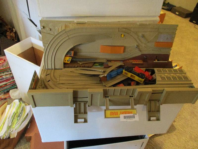 lot 1281 image: Freight Yard Set