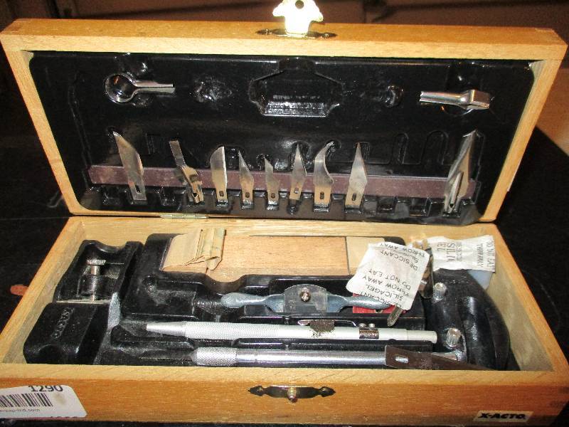 lot 1290 image: Xacto Carving set