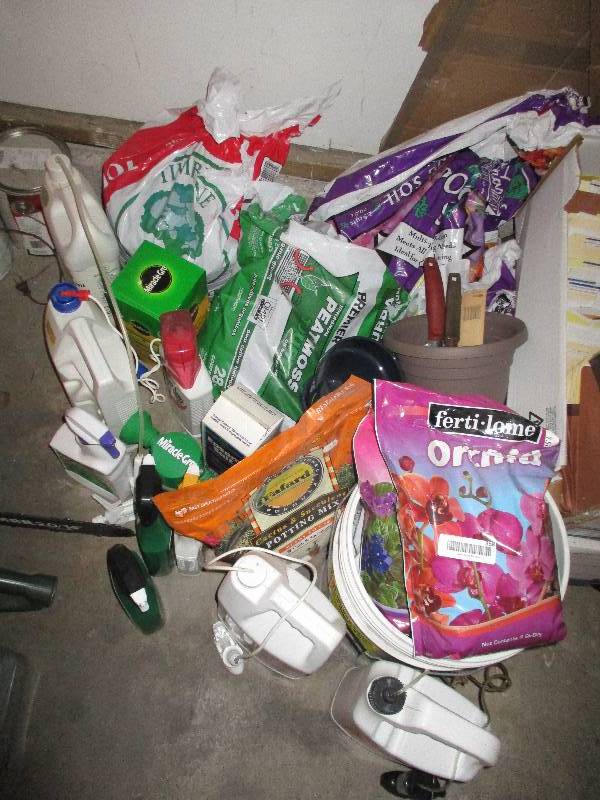 lot 358 image: Huge Lot of Gardening Items