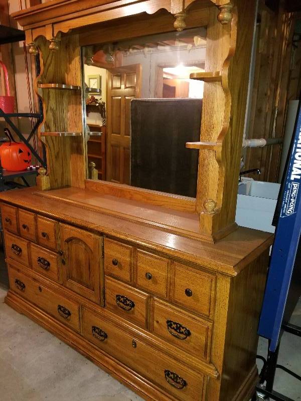 Broyhill Dresser With Mirror Raytown Estate Auction Antiques