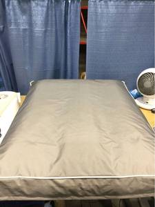 lot 2240 image: Members Mark Large Dog Bed