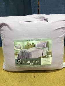 lot 2261 image: Members Mark 4-Piece Comforter Set - TwinFull