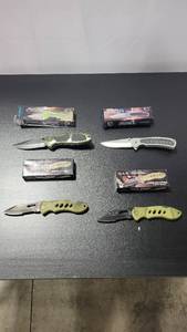 lot 56419 image: Lot of 4 Knives