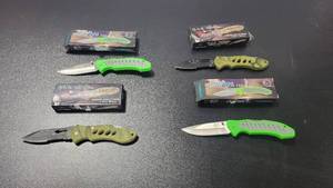 lot 56431 image: Lot of 4 Knives