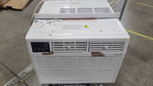 lot 56438 image: Whirlpool WHAW182CW 230 volt AC- Plug Needs Repair