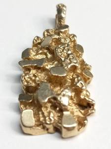 lot 826 image: 14k Gold Nugget Pendant 6 Grams