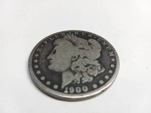 lot 830 image: United States Silver Dollar 1900