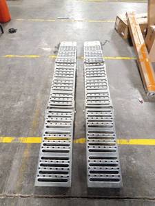 lot 851 image: 6ft Trifold Loading Ramps- Pair