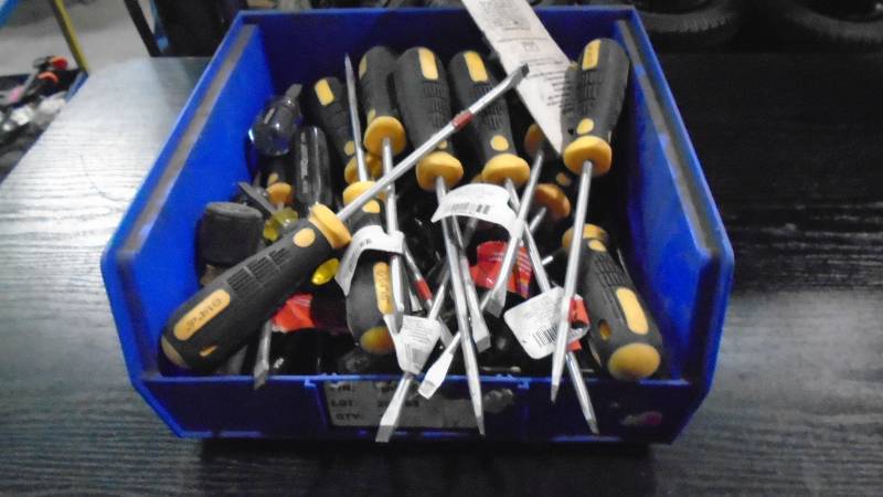 lot 4608 image: Flathead Screw Drivers.
