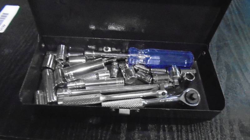 lot 4610 image: 30 Pc 14 Drive socket set.