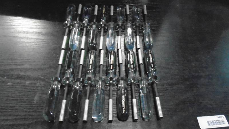 lot 4625 image: 14 Hex Bit Driver handles.