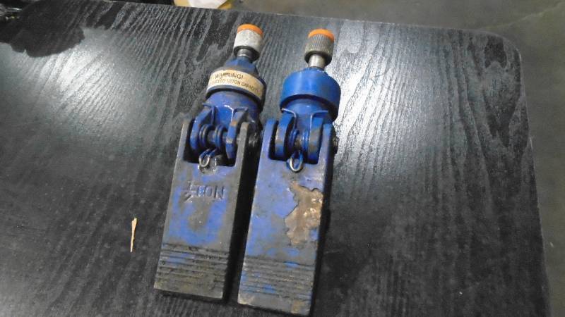 lot 4642 image: Porta Power Spreaders