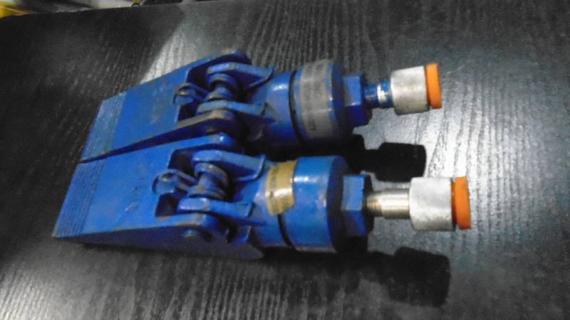 lot 4643 image: Porta Power Spreaders