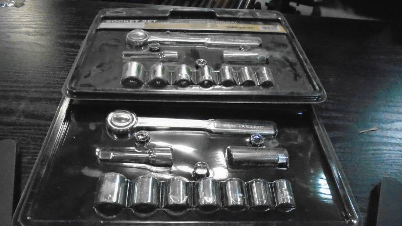 lot 4644 image: 10- Pcs 38 Drive Socket Sets.