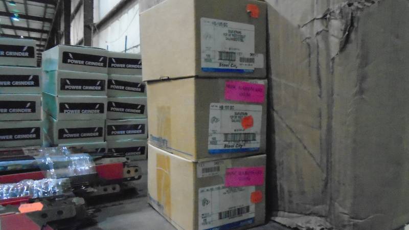 lot 4664 image: Steel city 38 Snap Straps. For Metal Conduit.