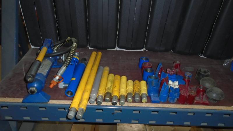 lot 4674 image: 4 Ton Portapower Kit.