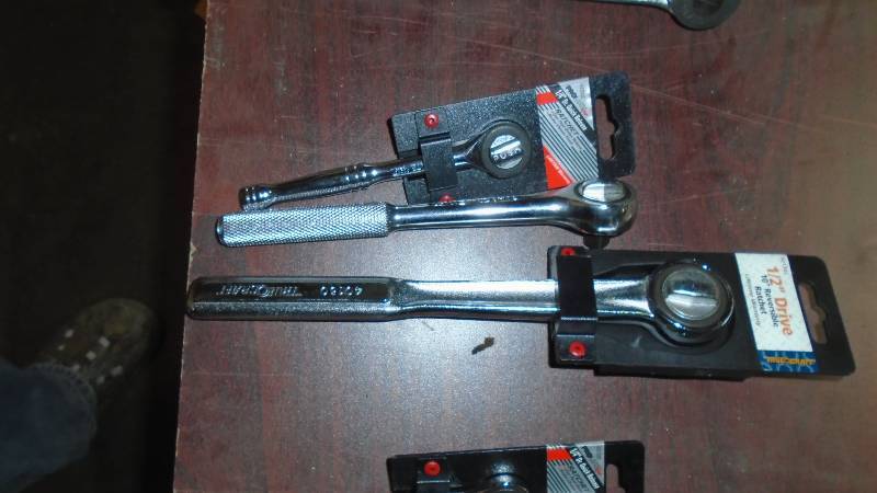 lot 4683 image: 3 Pc. Ratchet Set.