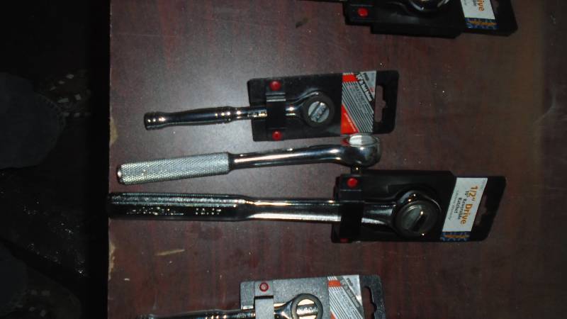 lot 4684 image: 3 Pc. Ratchet Set.