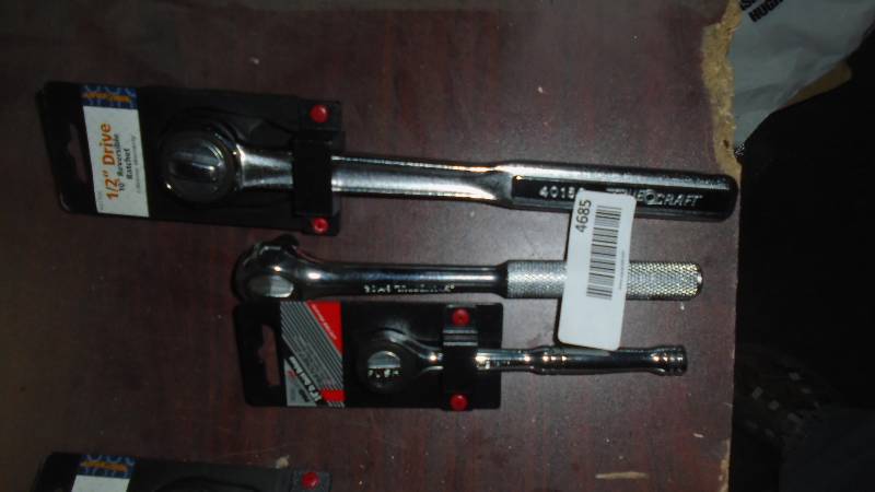 lot 4685 image: 3 Pc. Ratchet Set.