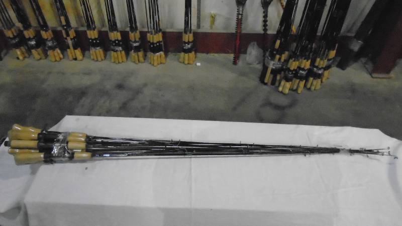 lot 4720 image: New Fishing Poles.