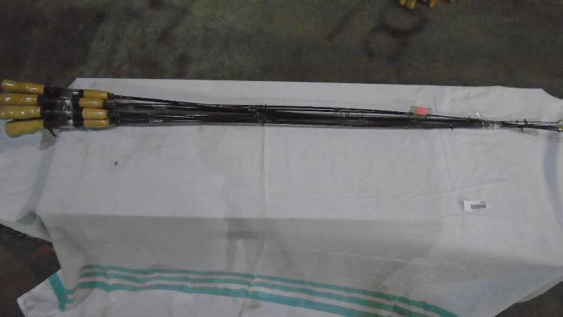 lot 4721 image: New Fishing Poles.