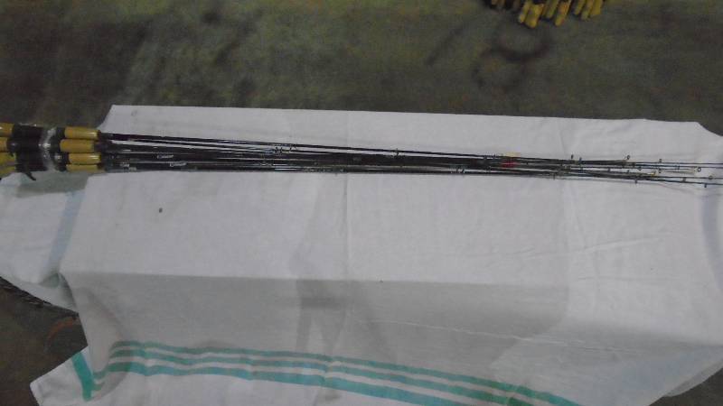lot 4723 image: New Fishing Poles.