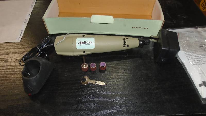 lot 4790 image: Cordless rotary tools.