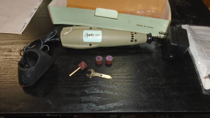lot 4793 image: Cordless rotary tools.
