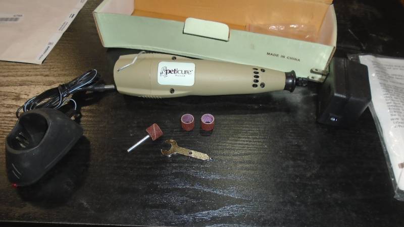 lot 4795 image: Cordless rotary tools.