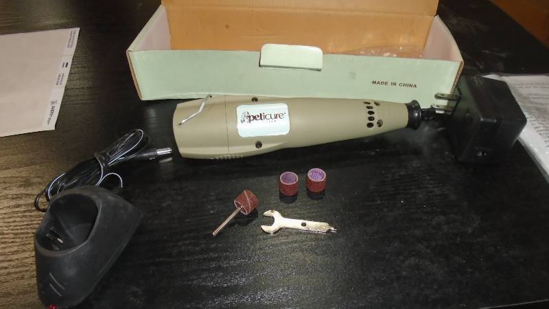lot 4796 image: Cordless rotary tools.