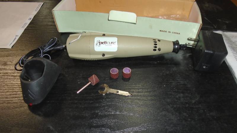 lot 4799 image: Cordless rotary tools.