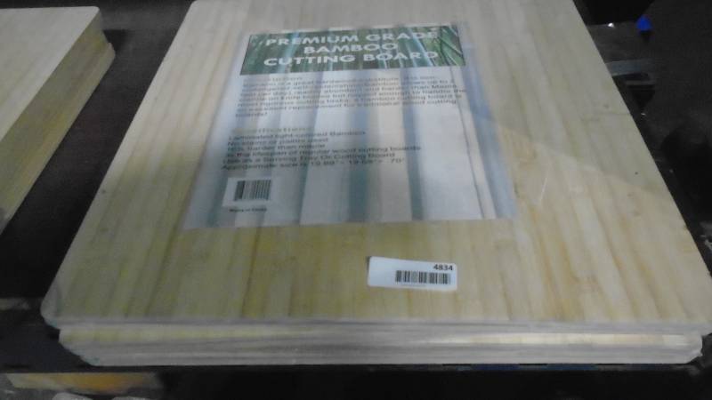lot 4834 image: Bamboo Cutting Boards.