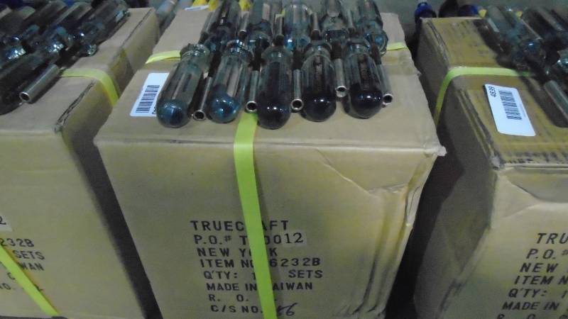 lot 4840 image: Truecraft 21 Pc Driver Sets .