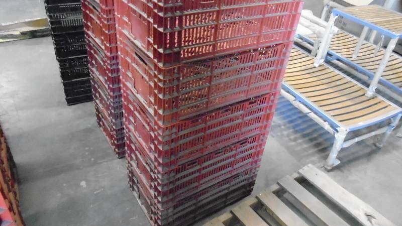 lot 4876 image: Stackable Plastic crates.
