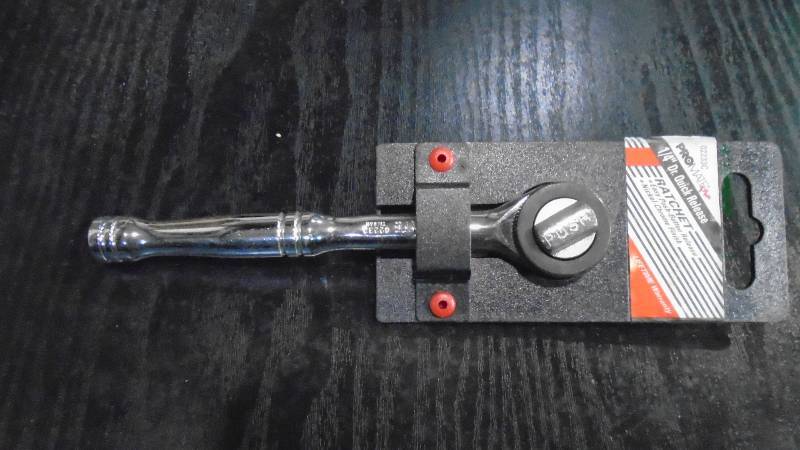 lot 4680 image: Promate 14 Quick Release Ratchet.
