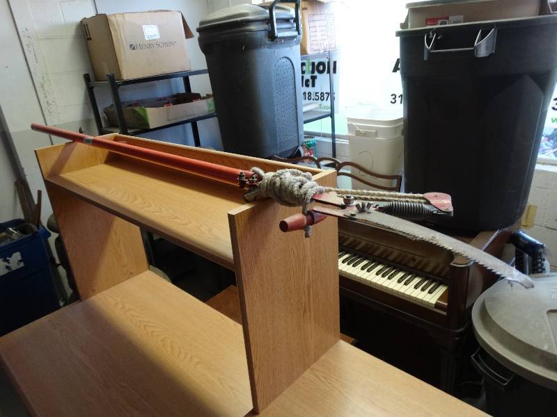 lot 925 image: Pole saw.