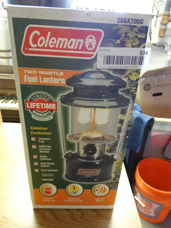 lot 934 image: Coleman 2 mantel fuel lantern.