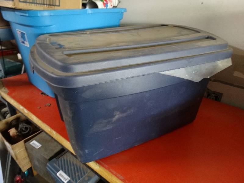 lot 941 image: Plastic sheeting in tote.