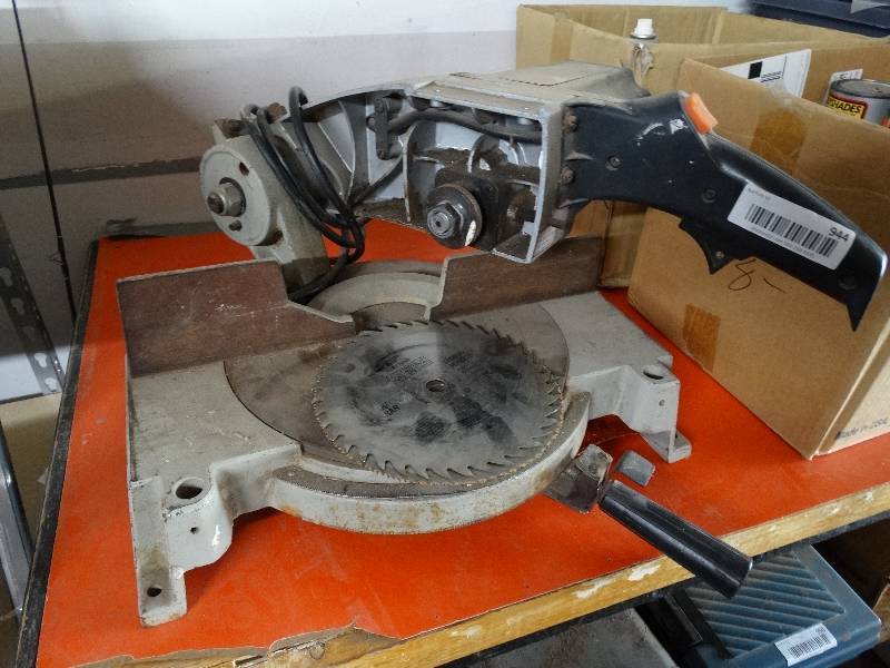 lot 944 image: Nu-mark miter saw.