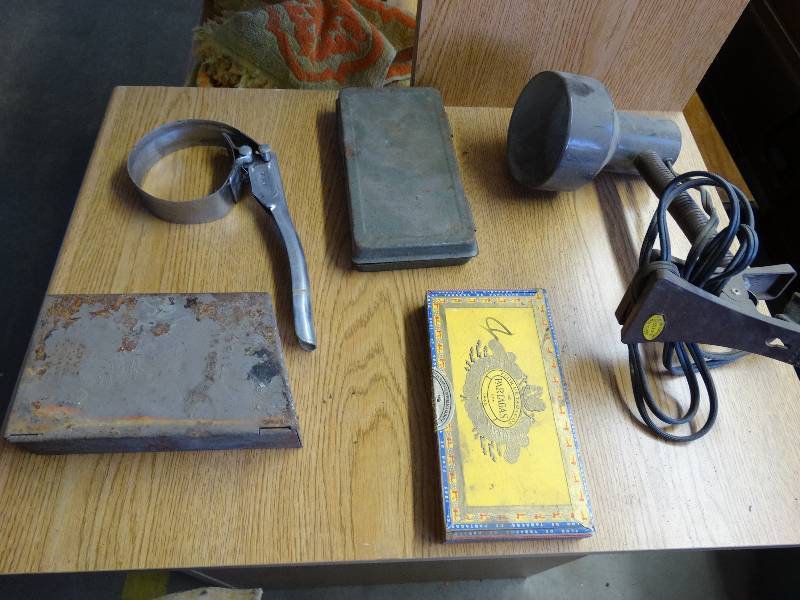lot 952 image: Lot of various hardware, lamp & misc.