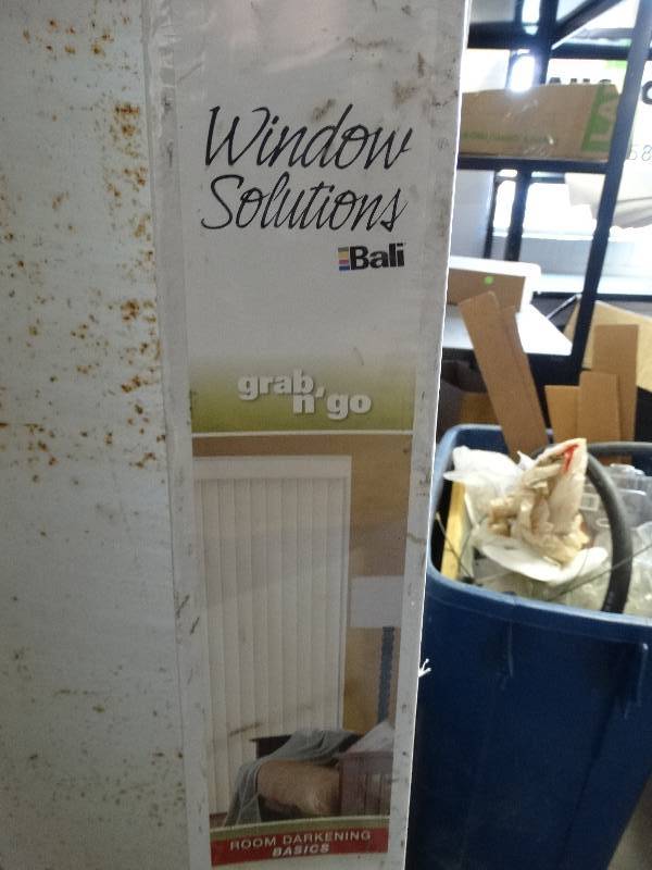 lot 953 image: 3 12 vertical blind 66x84