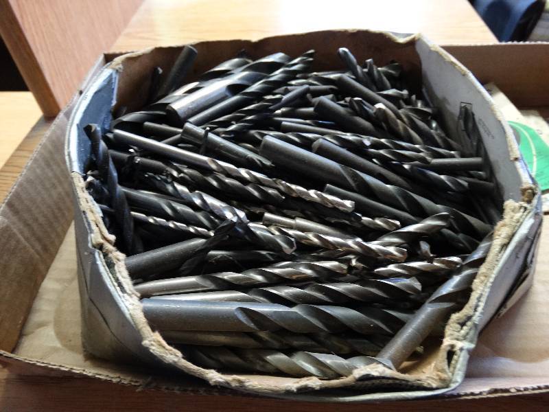lot 960 image: Big lot of random drill bits.