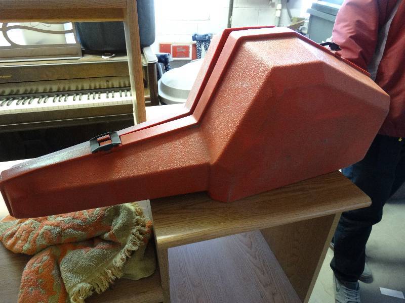 lot 966 image: Poulan 16 chainsaw in case.