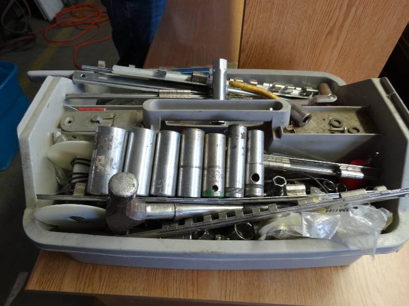lot 967 image: Big lot of various sockets and hand tools in tray.