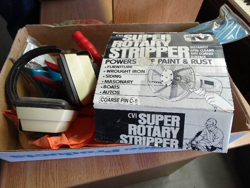lot 976 image: Wiper arm, super rotary stripper & hand tools.