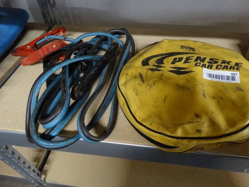 lot 997 image: 2 jumper cables.