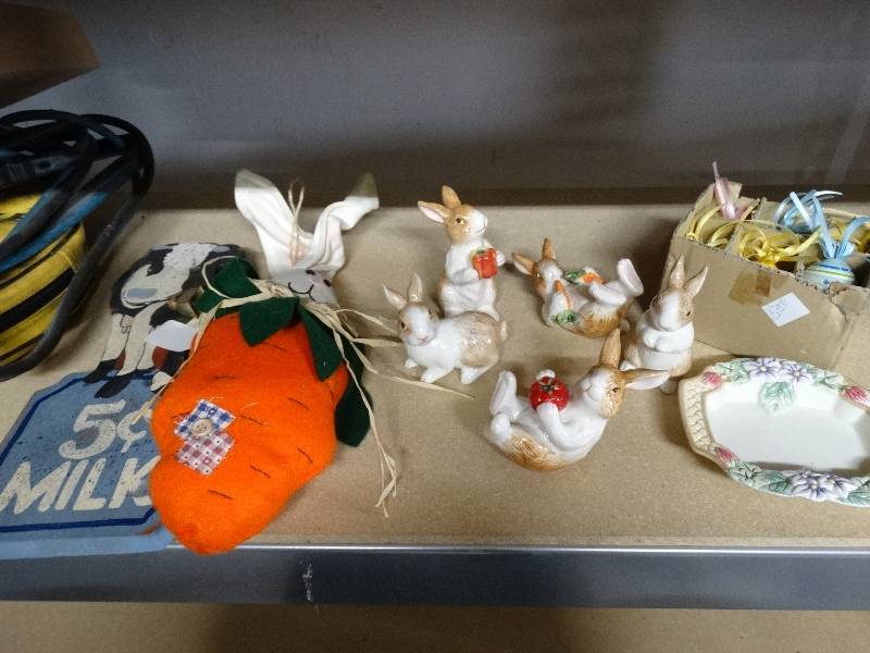 lot 998 image: Lot of Easter.
